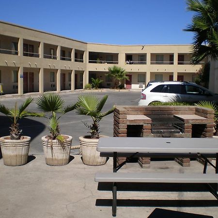 American Inn Hotel & Suites Parral Exterior photo