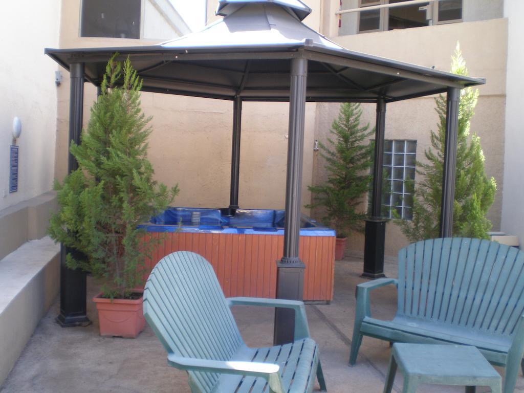 American Inn Hotel & Suites Parral Exterior photo